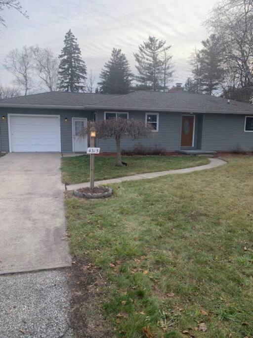 Cute House In Quiet Neighborhood Villa Saginaw Bagian luar foto